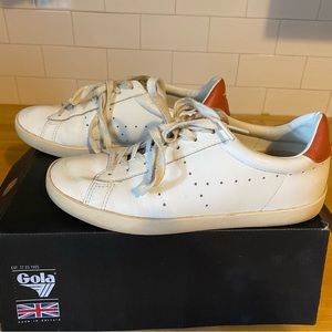 Woman’s Gola sneakers